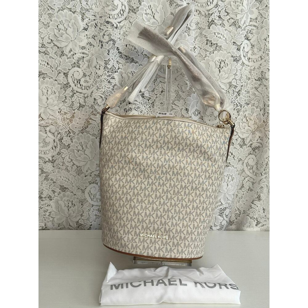 Michael Kors Brooke Medium Zip Bucket Messenger Bag Vanilla MK NWT - Picture 13 of 13